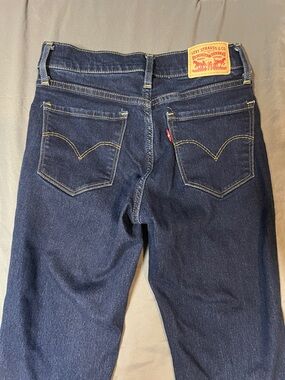 Levi's Indigo Dark Blue shaping bootcut jeans size 26
